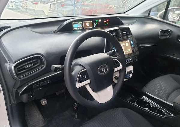Toyota Prius cena 69900 przebieg: 32803, rok produkcji 2018 z Pyskowice małe 137